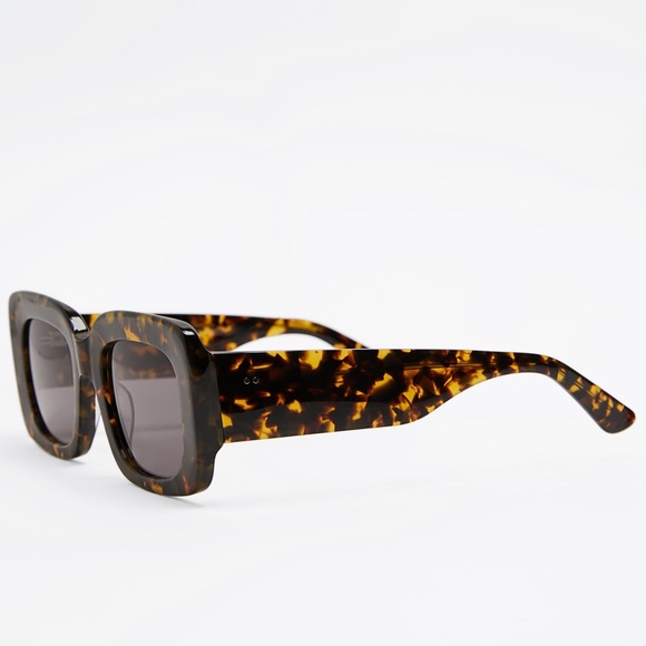 Sold Zara Sunglasses with case - Picture 5 of 5